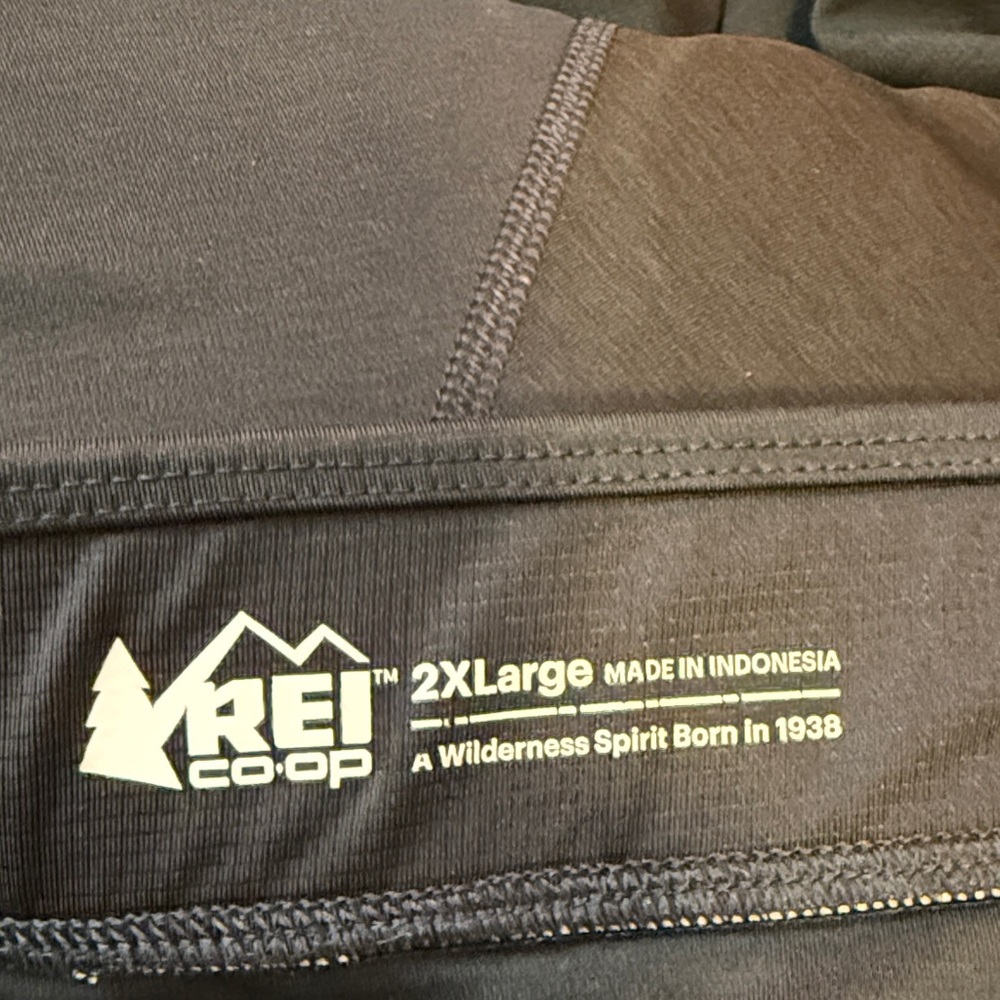REI Black Women's Bike Shorts - Picture 3 of 4